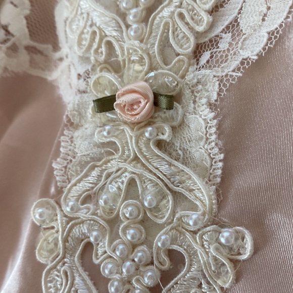 VTG California Dynasty Pale Pink Negligee w Hand Sewn Pearls, Lace, Sequins Lg - Picture 11 of 13
